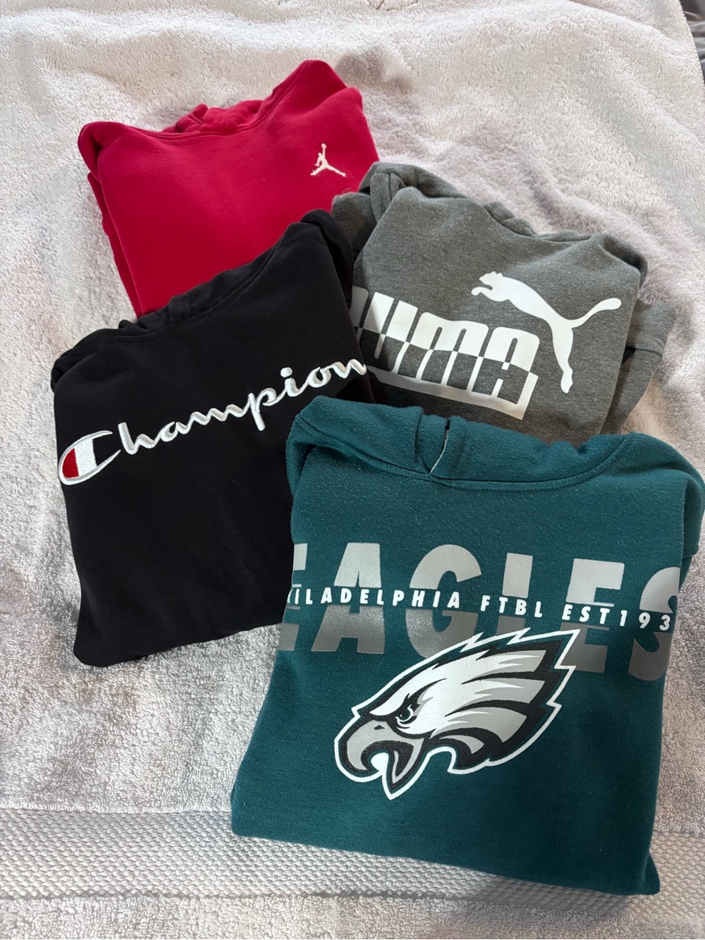 Boys sweatshirts - Eagles, Jordan, puma & champion - 4 total